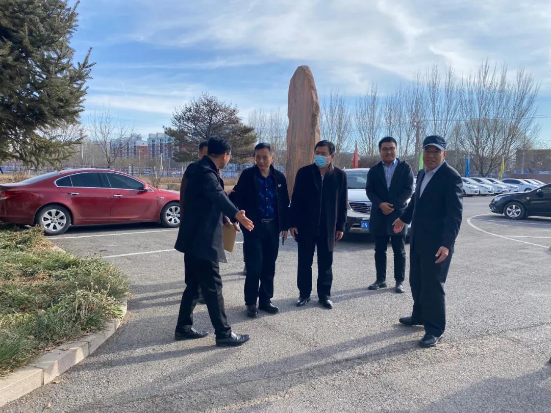 省工信廳結(jié)構(gòu)調(diào)整處長(zhǎng)孫立新一行調(diào)研冰河集團(tuán) 